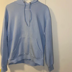 Hoodie - Blå hoodie från monki💙