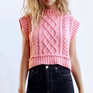 Stickad väst  - Jättefin rosa stickad väst från Zara, i fint skick! 