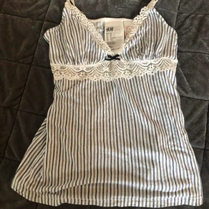 Linne - Linne från H&M! Säljer pga dubbletter! Aldrig använd, fint skick!