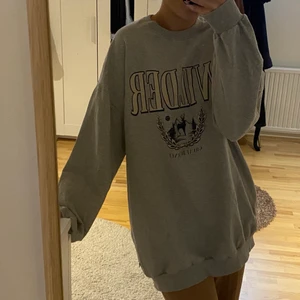 Lång sweatshirt  - Knappt använd💕