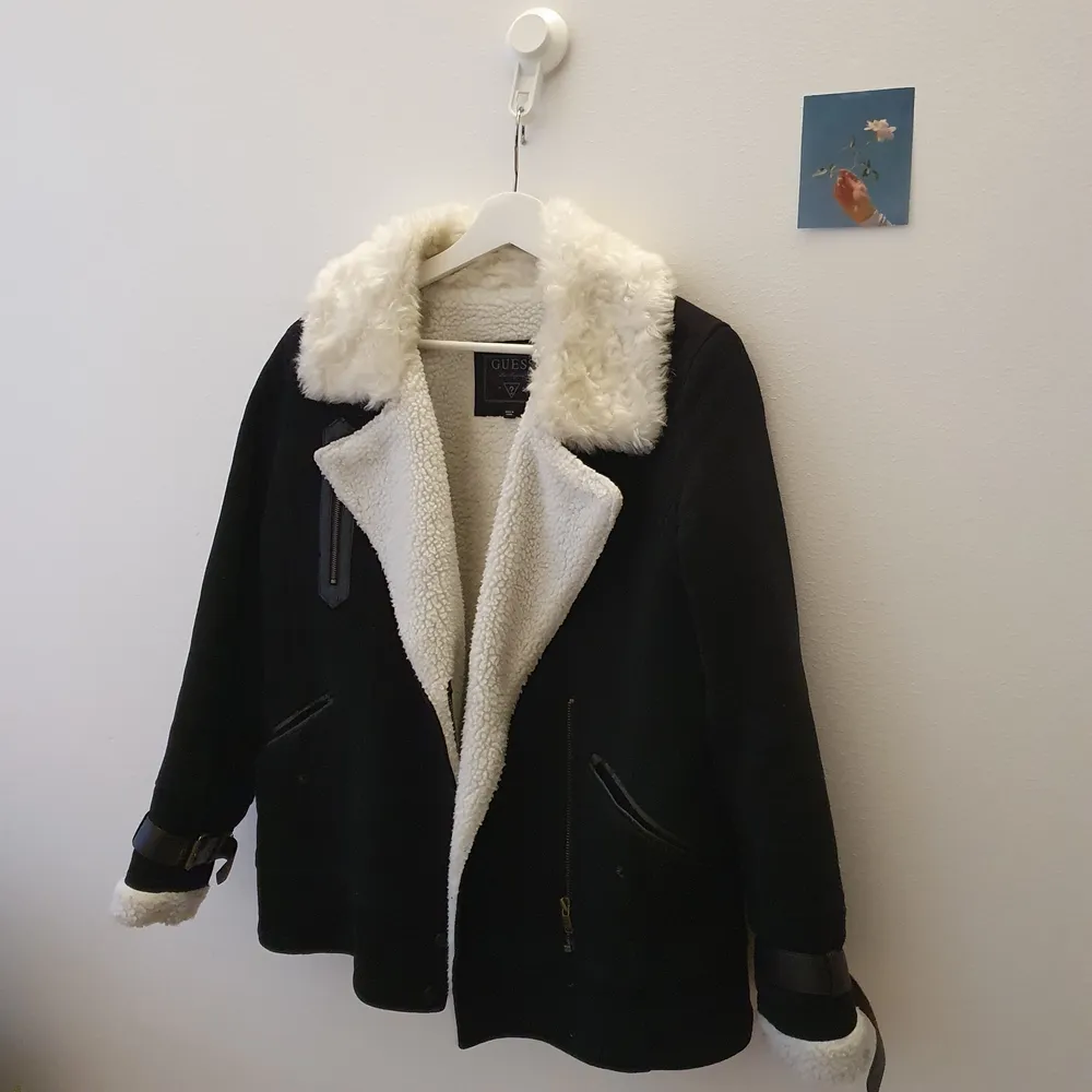 Guess winter jacket, very good condition. Jackor.