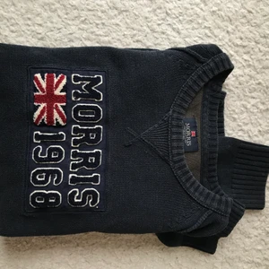 Morris tröja - Marinblå, varm tröja från Morris. Strl L. 200 kr