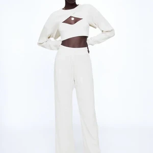 Ribbade ärmar - Säljer dessa ribbade ärmar från Zara! Aldrig använd. 💕 fler bilder finns! 