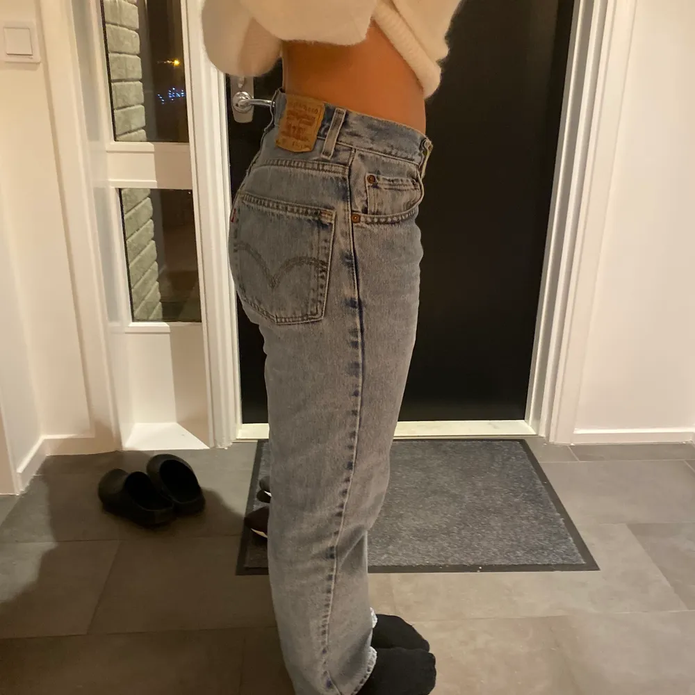 Intressekoll på dessa Jättefina Levis jeans i 30/32, fint skick. Jag är 164cm lång. Jeans & Byxor.