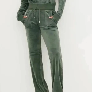 Gröna juicy byxor - Behöll bara tröjan