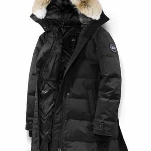Canada goose black label  - Hej säljer min nya canada goose black label köpte för 11 250 nyapriset 8000kr jackan är i bra sick och är i stl xxs fast passar xs och S.