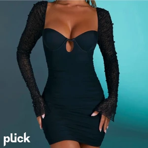 SÖKER DENNA!!  - Hej, söker denna klänning från ohpolly till ett billigt pris, storlek 34-36! Hör av er om ni vill sälja! ❤️