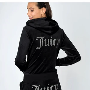 Intresserekoll på min Juicy kofta - Storlek XS! Den passar perfekt men är lite mindre så man ser magen då jag tycker det är snyggt!  