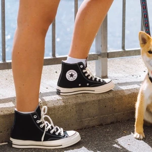 Converse - Säljer dessa fina converse chuck Taylor 70 high som inte längre kommer till användning, storlek 37,5. Bud från 500kr och köpare står för frakt 💕