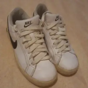 Nike skor i st 36 ej nyskick 