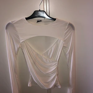 Långärmad (strl XS) - Fin långärmad tröja i storlek XS, använd få gånger och är i bra skick, väldigt skönt material! 
