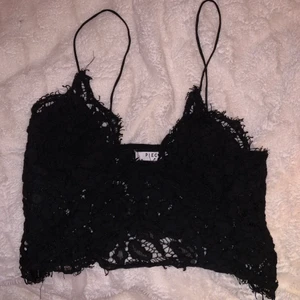 Lacetopp - Bra skick, sitter jättefint. 