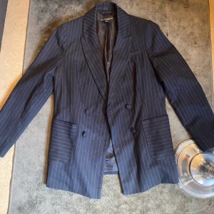 Kavaj storlek 8 - S/M - Kavaj storlek 8 - S/M, oversized modell 