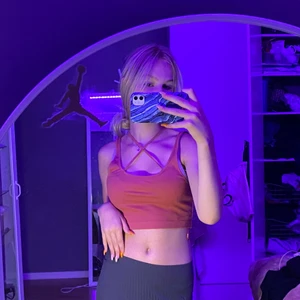 Zara tröja  - Helt ny aldrig använd,skönt material,kom privat för fler bilder.köparen står för frakt 