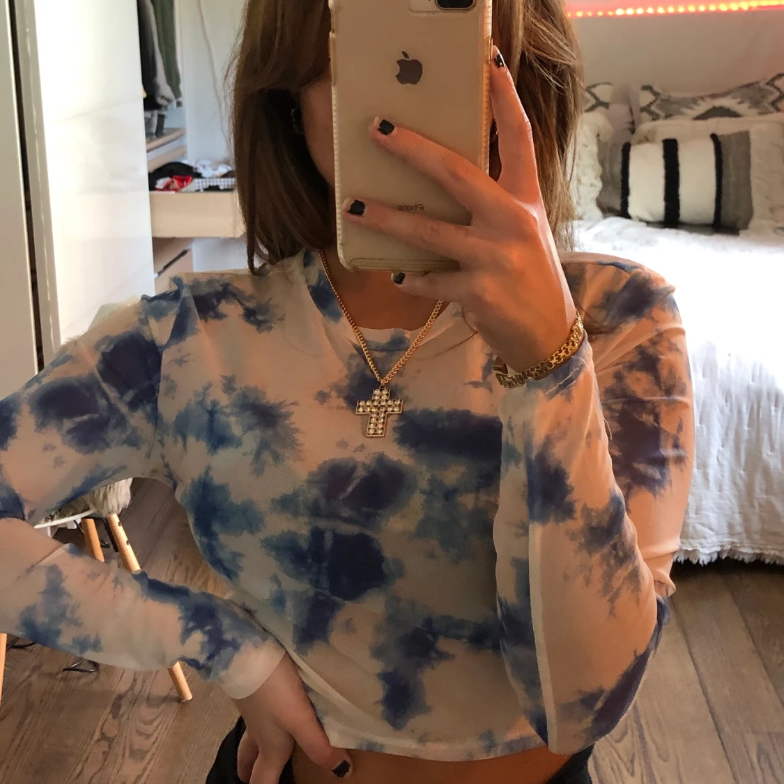 Vit och blå meshtröja