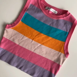 Topp - Super gullig topp från zara som tyvärr inte kommer till användning…. Har endast använt den en gång! 🥰🤍 storlek M. Köparen står för frakten! 