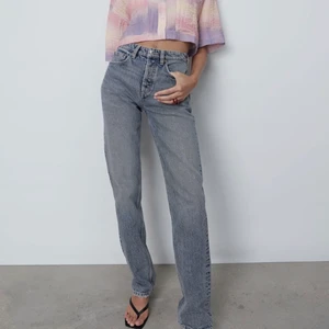Mid Rise Straight jeans Zara - Såld