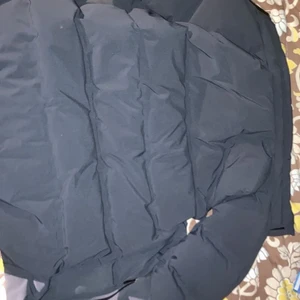 Grå Sailracing väst strlk L - Pris kan diskuteras https://sailracing.com/se/race-heavy-down-vest-1 