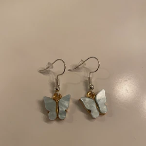 Örhängen - Egengjorda örhängen 🦋