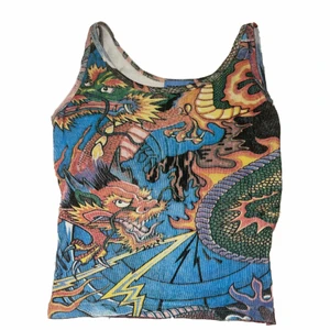 Topp y2k - Sjukt snygg topp med mönster😍😍 storlek s. Tyget är lite urtvättat