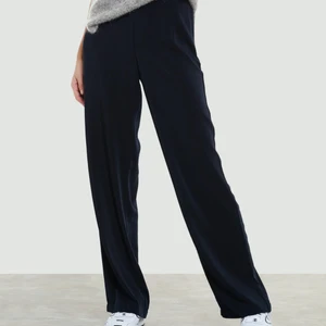 Kostymbyxor - Kostymbyxor från bikbok, väldigt bra skick🌟