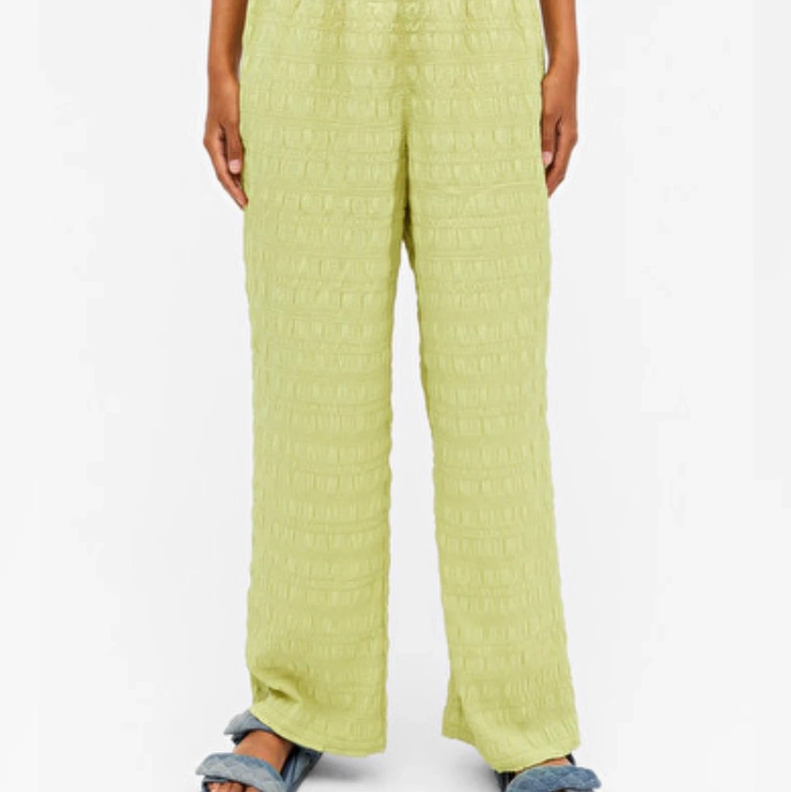 Gröna byxor från monki i strl S❤️ - 90