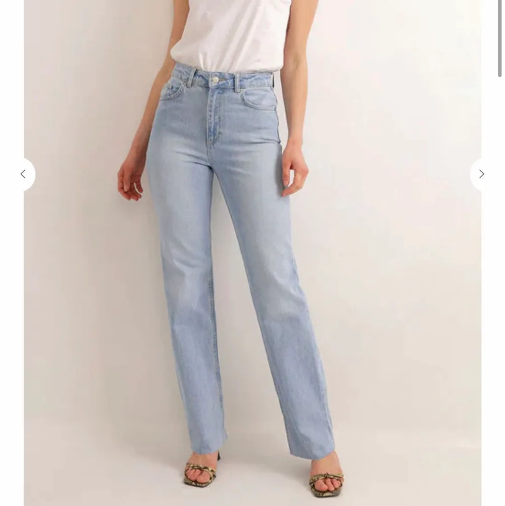 Sjukt snygga jeans i fint skick från Chicuelle❤️. Jeans & Byxor.