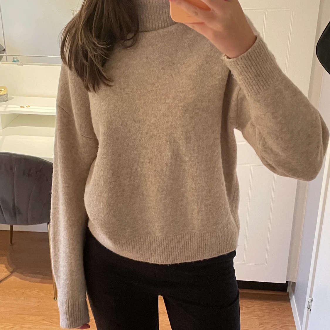 Stickad beige tröja!💕 Storlek S - 90