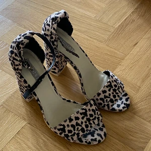 Skor - ✨ frakt inräknat i priset