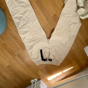 District fortysix mega pant - Prövade en gång, var för små. Chino liknande byxa från märket district fortysix. 