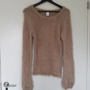 Tjocktröja  - Stickad tjocktröja,fluffig 