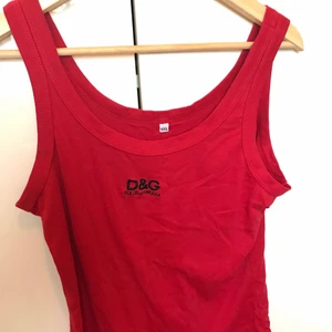 Fake d&g linne - Fake linne från Dolce & Gabbana, storlek XXL, men jag som brukar ha s har använt det. 