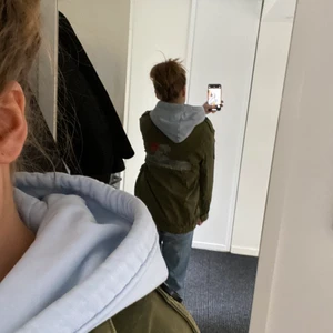 Zadig jacka - Säljer nu min zadig jacka, köpt för ca 1,5 år sedan men är fortfarande hur snygg som helst! Kom privat för mer bilder 🙌🏼💞 köpt på barnavdelningen för ca 2000 kr, storleken passar mig (S) men är i ca 14 år på barn👍🏼