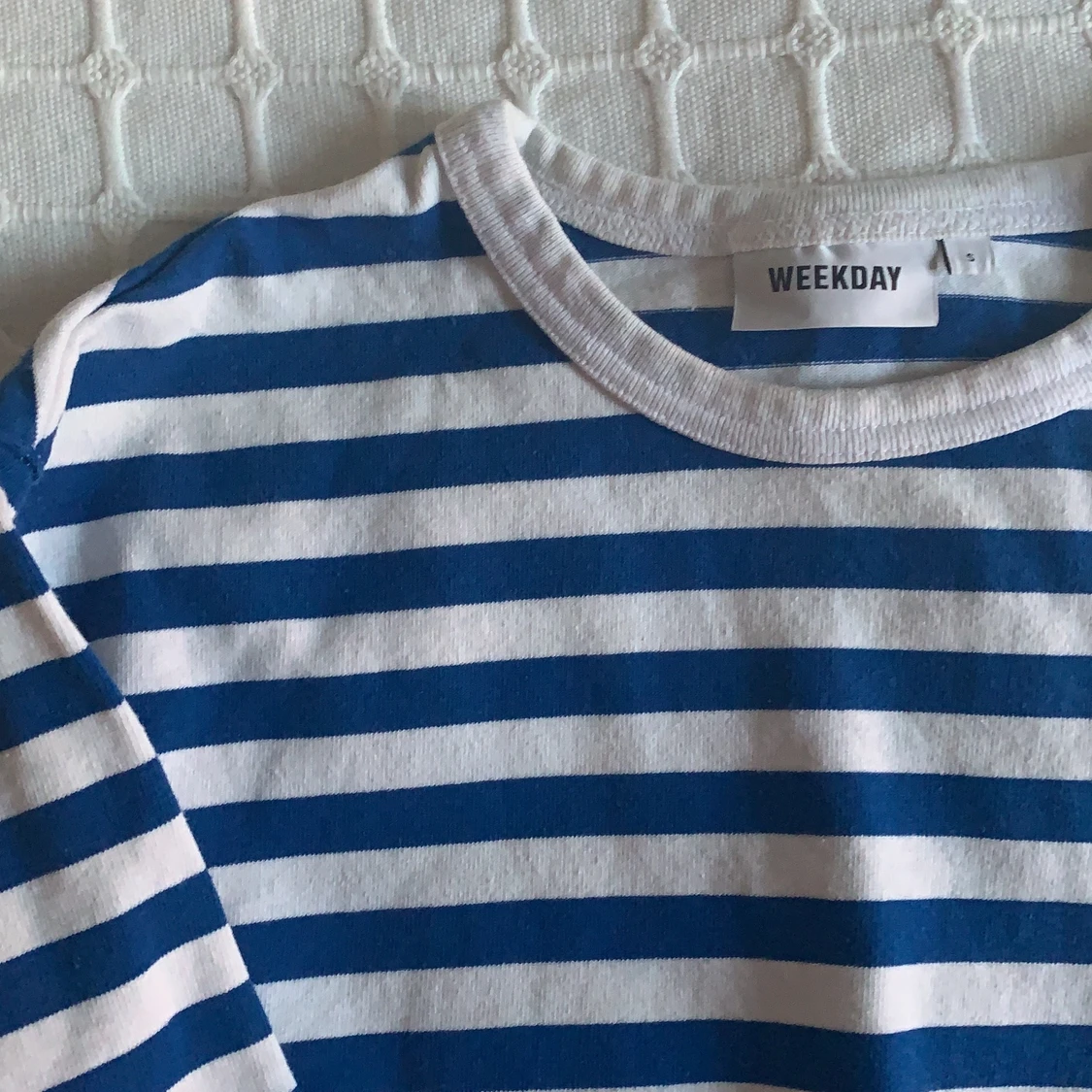 Weekday tröja - 90