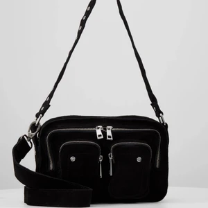 Nunoo Bag - Säljer min fina Nunoo Bag som knappast är använd, världsfred bra skick. Köpt för 1200kr men säljer för 550kr. Pris kan diskuteras!
