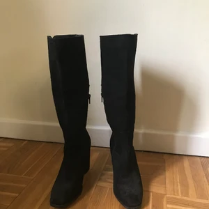 Svarta mocka klackar  - Väl använda klackar! Frakt tillkommer 