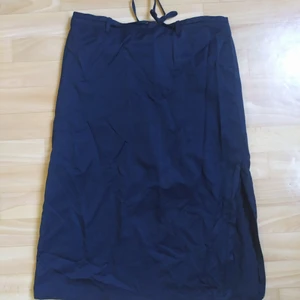 Pennkjol med slits - Fint skick. Figursydd.