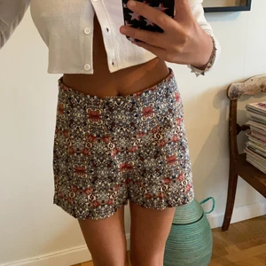 Mönstrade shorts  - Jättesöta mönstrade shorts i riktigt skönt material. 