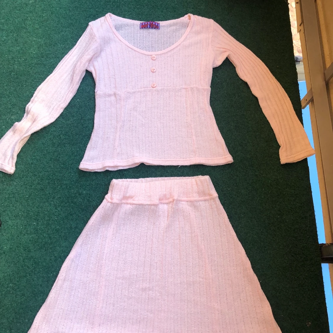 Superfint rosa set . Kjol + Topp stl S - 90