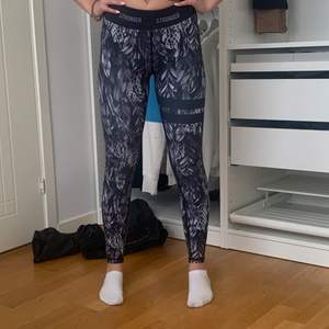 Stronger tights storlek S (använd några gånger) inte jag på bilden