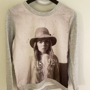 Tröja grå small - Tröja i jätte fint skick strl S 