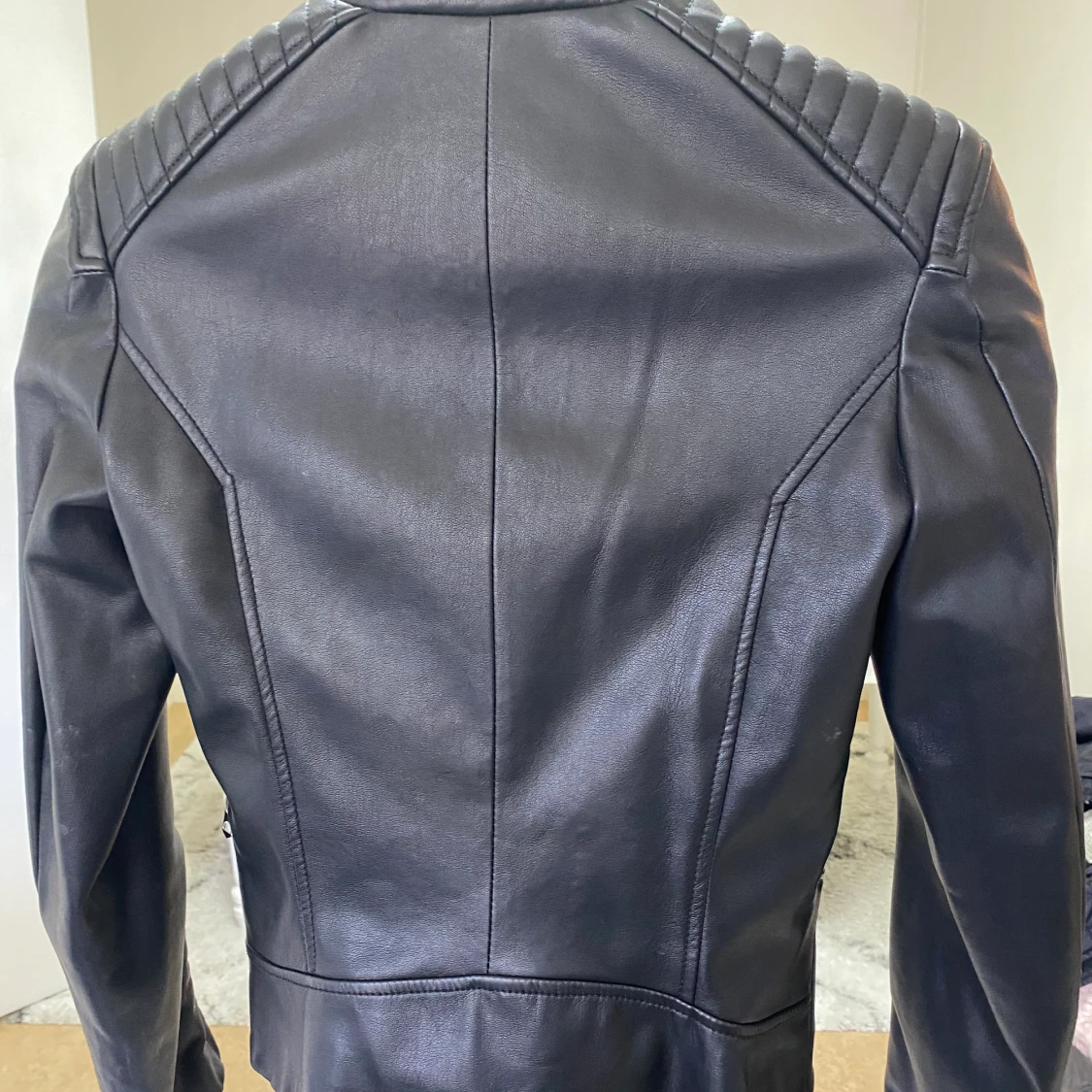 Helt ny skinnjacka  - 91