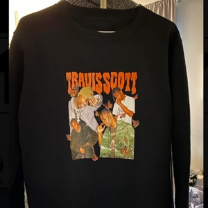 Travis Scott Sweatshirt M - Lagom använd sweatshirt med varm kvalite, inga fläkar någonstans, storlek M.