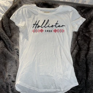 Hollister T-Shirt XS - Så skön till sommaren! Riktigt bra skick, inga konstigheter. 