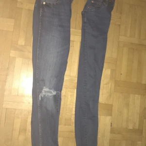 Byxor - Använder ej längre det är i bra skick det är skinny jeans