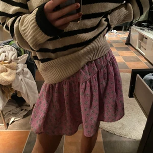 Kjol - Fin rosa kjol från Zaras barnavdelning🙏🏽💕