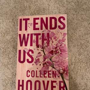 Säljer min ”it ends with us” bok då jag råkade få två i julklapp! Den är skriven ut av Colleen Hoover och är på engelska!💓 Nyskick!