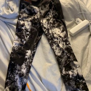 Träningsbyxor  - Fina marmo byxor 