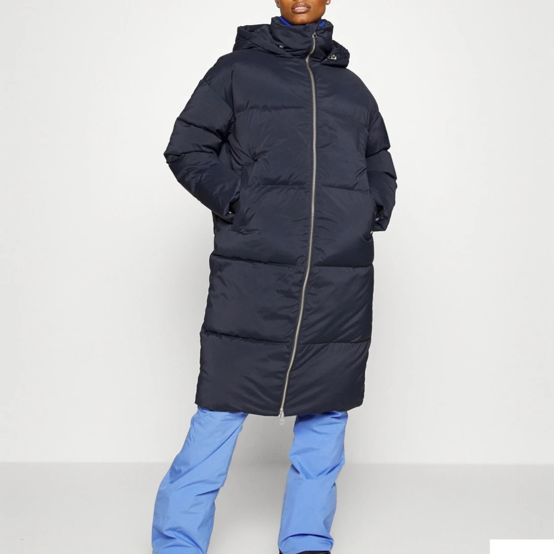 J Lindeberg lång dunjacka i stl 34  - 91