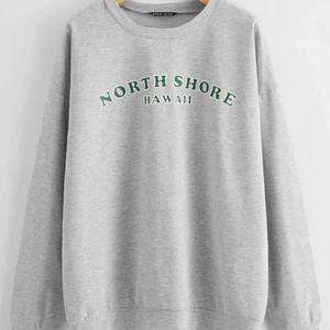 Grå sweatshirt  - Grå sweatshirt från SHEIN, knappt använd och är i jättebra skick